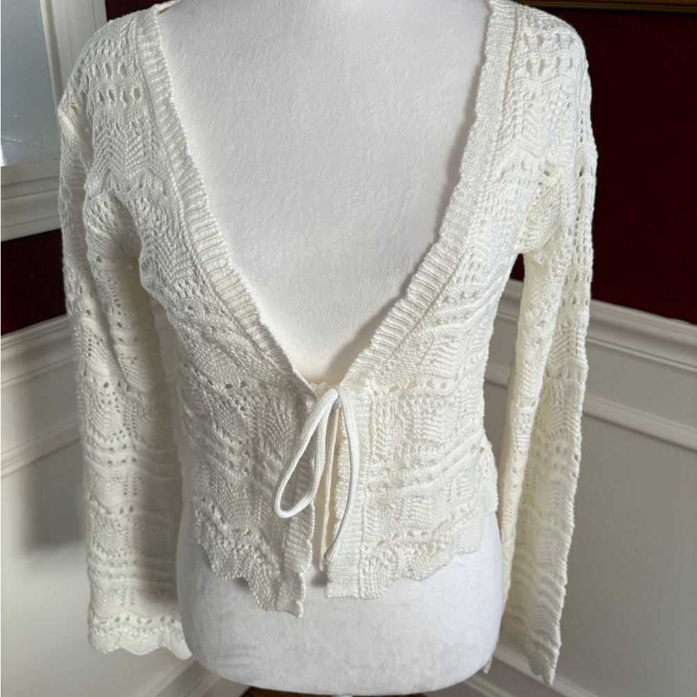 Moon & Madison White Knit Sweater